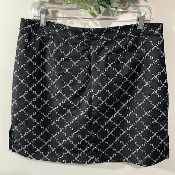 Aspire Dri-Logic Black & White Caviar Print Golf Skort 10 - Picture 4 of 11